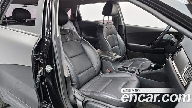 Kia Niro Noblesse, 2017 10