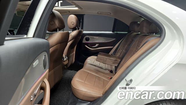 Mercedes-Benz E-класс W213 Avantgarde, 2019 12
