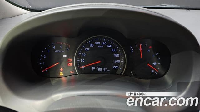 Kia Carnival R Premium, 2013 8