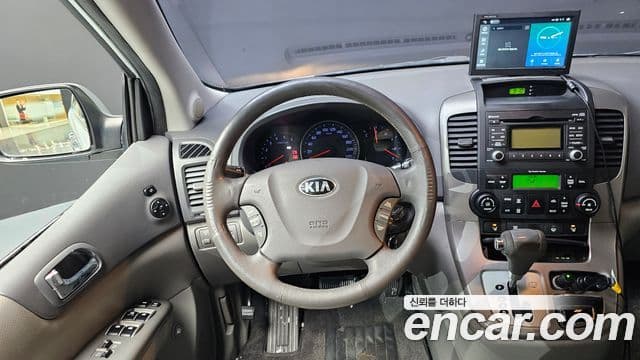 Kia Carnival R Premium, 2013 12