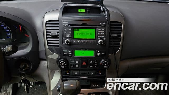 Kia Carnival R Premium, 2013 14