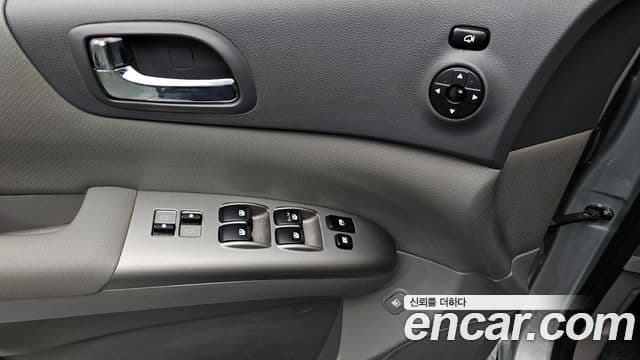 Kia Carnival R Premium, 2013 16