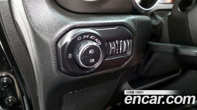 Jeep Wrangler (JL) 2.0 Sport 4도어, 2018 19