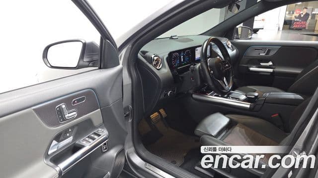 Mercedes-Benz EQA H243, 2021 11