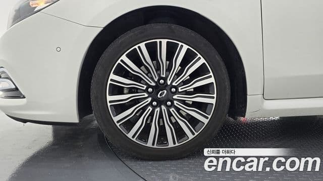 Renault Korea(Samsung) SM7 Nova LPLI 2.0 LPe для людей с инвалидностью, 2016 все фото