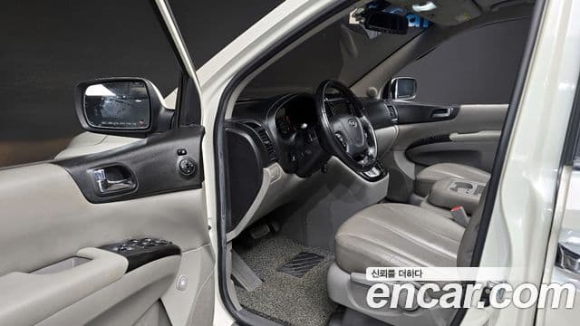 Kia Carnival R New Carnival лимузин GLX, 2011 11