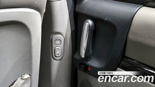 Kia Carnival R New Carnival лимузин GLX, 2011 20