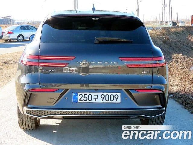 Genesis GV70, 2025 4