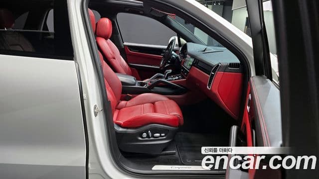 Porsche Cayenne (PO536), 2020 10