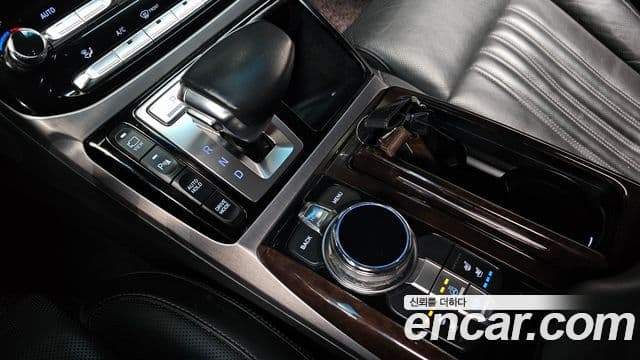 Genesis EQ900 Luxury, 2018 9