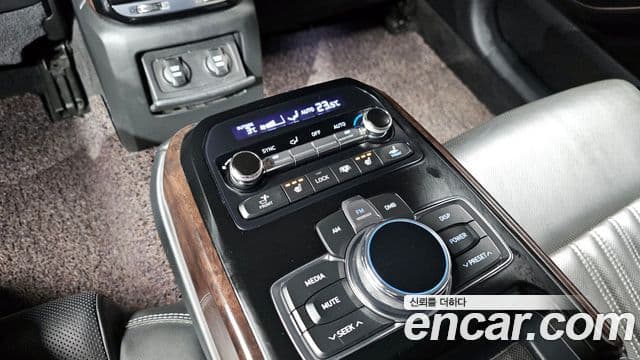 Genesis EQ900 Luxury, 2018 19