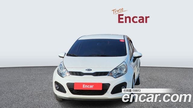 Kia All New Pride Deluxe, 2012 3