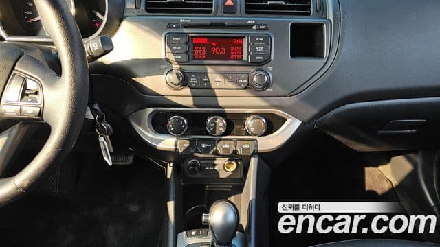 Kia All New Pride Deluxe, 2012 15