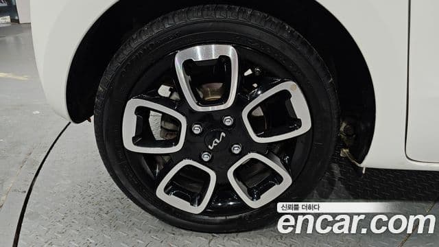 Kia The / новый New Ray Signature, 2022 все фото