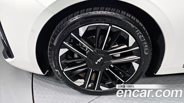 Kia The / новый New K8 гибрид Signature, 2025 все фото