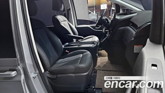 Hyundai Staria Modern, 2025 10
