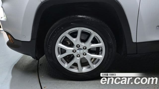 Jeep Cherokee(KL) 2.0 дизель Longitude AWD, 2015 все фото