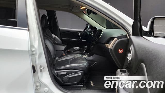 Jeep Cherokee(KL) 2.0 дизель Longitude AWD, 2015 11