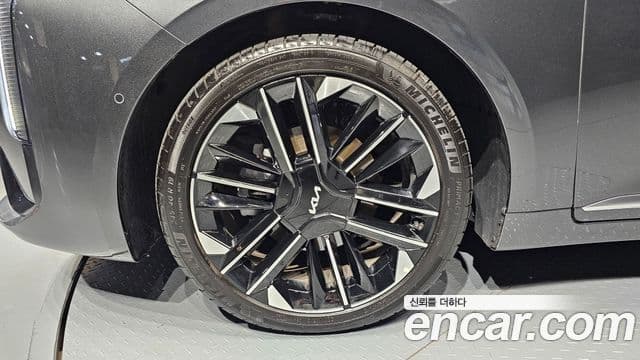 Kia The / новый New K8 гибрид Signature, 2025 все фото