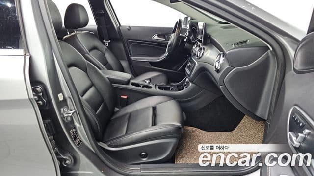 Mercedes-Benz GLA-класс X156 Premium, 2019 11