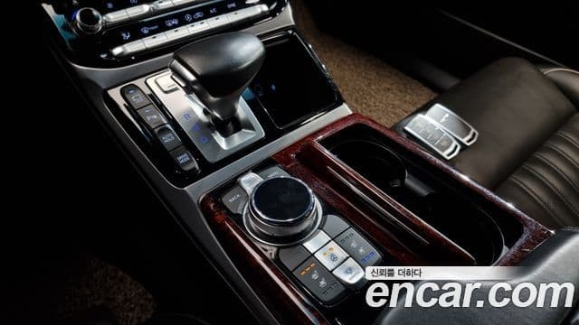 Genesis EQ900 Prestige, 2016 9