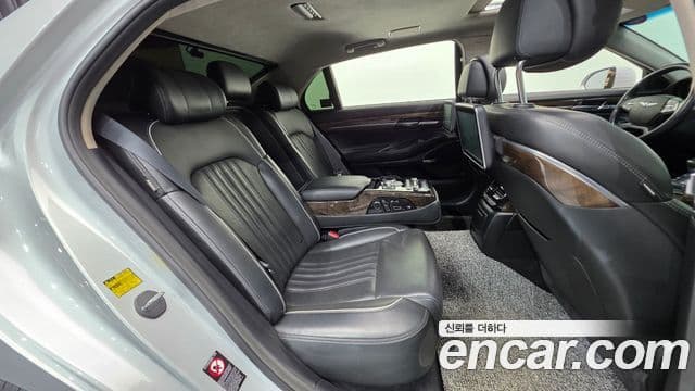 Genesis EQ900 Prestige, 2016 19