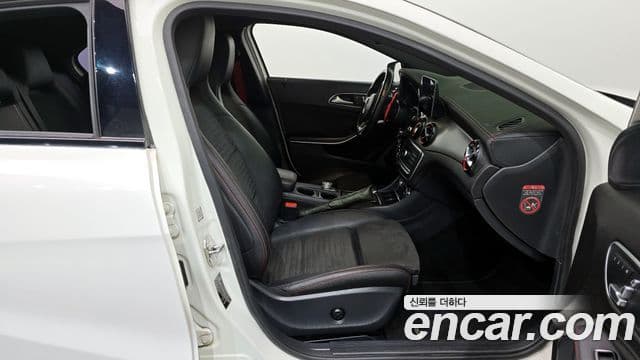 Mercedes-Benz A-класс W176 A45 AMG 4MATIC, 2017 11