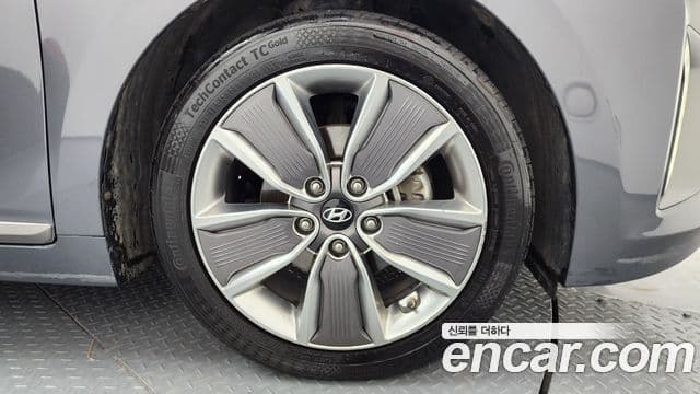 Hyundai Ioniq гибрид, 2017 все фото