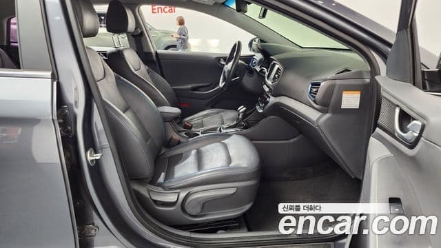 Hyundai Ioniq гибрид, 2017 11