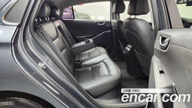 Hyundai Ioniq гибрид, 2017 12