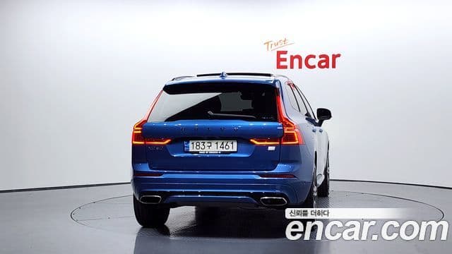 Volvo XC60 2세대 T8 R-Design, 2021 4