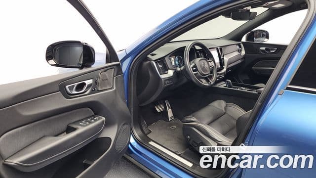 Volvo XC60 2세대 T8 R-Design, 2021 10