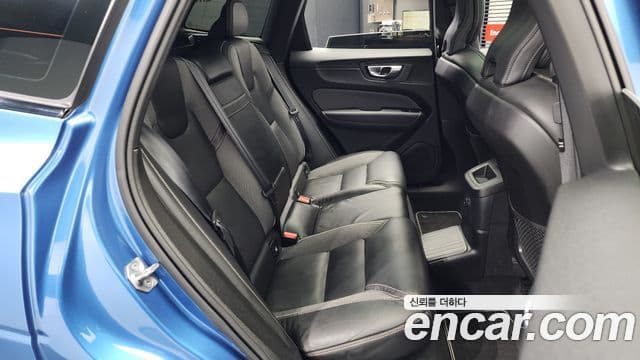 Volvo XC60 2세대 T8 R-Design, 2021 12