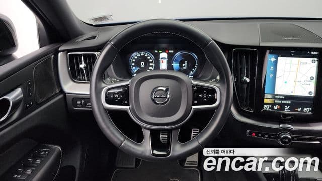Volvo XC60 2세대 T8 R-Design, 2021 13