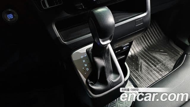 Hyundai Staria Modern, 2024 9