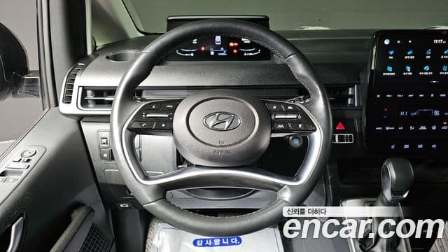 Hyundai Staria Modern, 2024 16