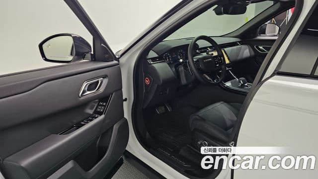 Land Rover Range Rover Velar 3.0 P400 Dynamic HSE, 2025 11