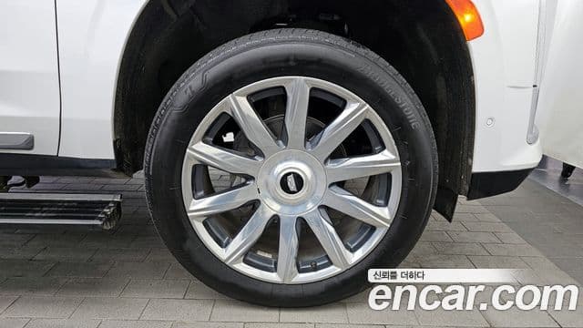 Cadillac Escalade 5세대 Premium Luxury Platinum, 2023 все фото