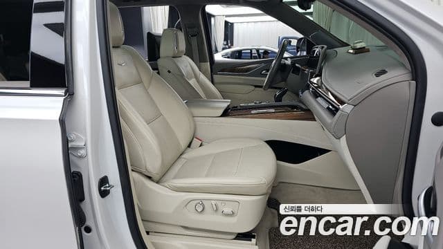 Cadillac Escalade 5세대 Premium Luxury Platinum, 2023 11
