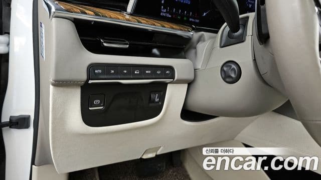 Cadillac Escalade 5세대 Premium Luxury Platinum, 2023 16