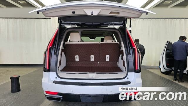 Cadillac Escalade 5세대 Premium Luxury Platinum, 2023 20