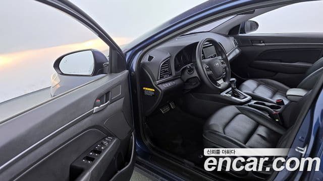 Hyundai Avante AD 1.6 GDI Value Plus, 2018 10