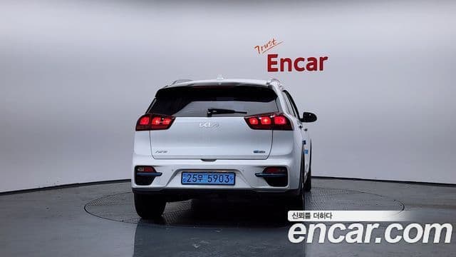 Kia Niro EV таксомоторный тип, 2022 4