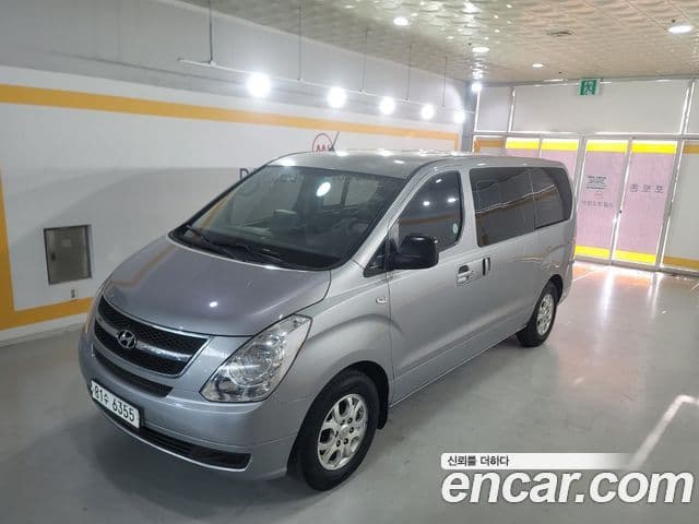 Hyundai Grand Starex CVX Deluxe, 2012 1
