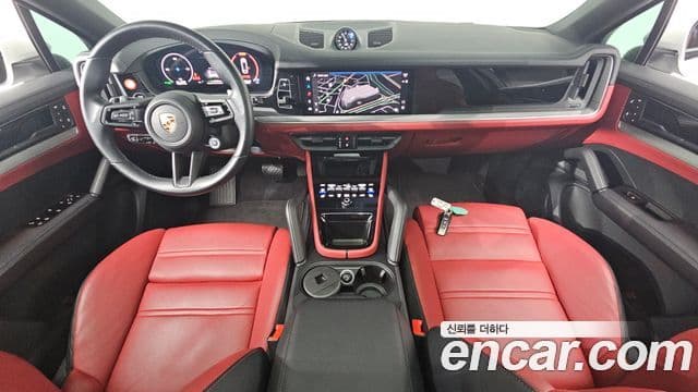 Porsche Cayenne (PO536) 3.0 E-гибрид купе, 2024 7