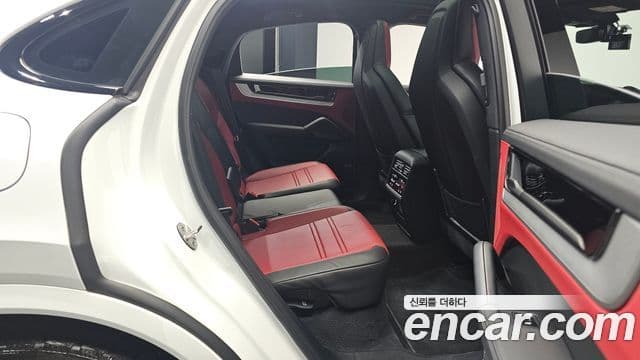 Porsche Cayenne (PO536) 3.0 E-гибрид купе, 2024 12