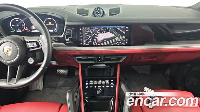 Porsche Cayenne (PO536) 3.0 E-гибрид купе, 2024 14