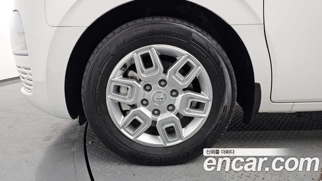 Hyundai Staria Modern, 2023 все фото