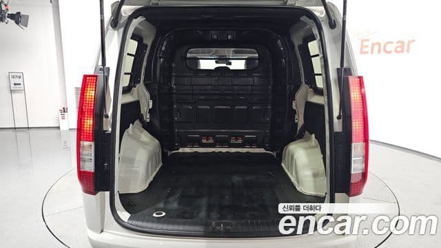 Hyundai Staria Modern, 2023 20