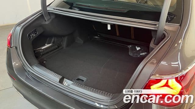 Mercedes-Benz E-класс W214 Exclusive, 2025 19